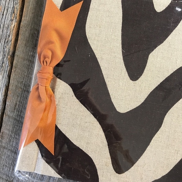 Maude Asbury Double Brag Book Animal Print - Picture 4 of 5